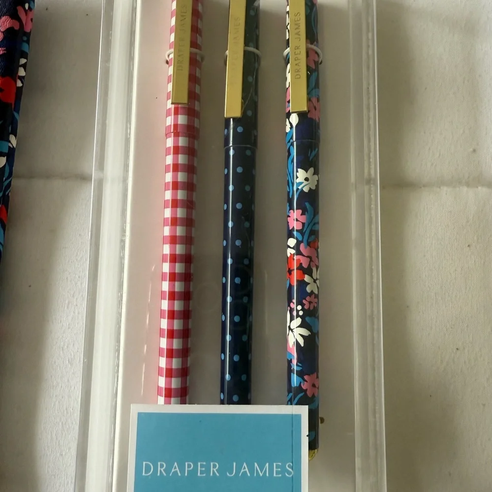 NWT-Draper James Navy Floral Pen tray and Pouch Set.